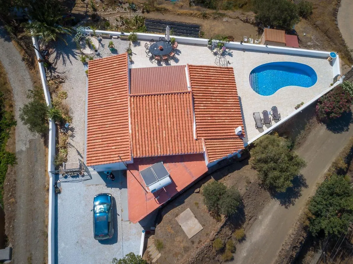 בית נופש הוילה טורוקס Cortijo Osborne
